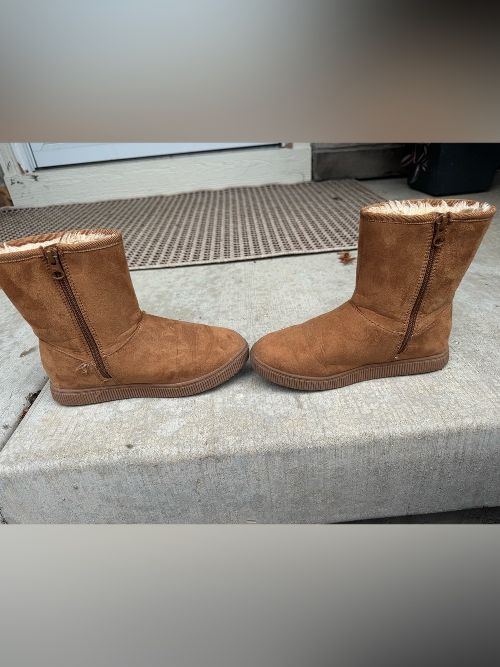 Cat & Jack Kids Tan Faux Suede Zip Cozy Boots